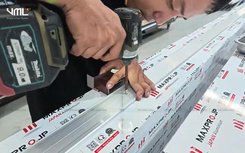 Cửa xếp trượt nhôm Maxpro hệ 80 - Cửa nhôm Việt Minh Long