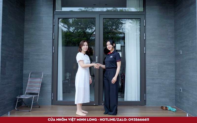 biệt thự 2 tầng mái nhật cửa nhôm