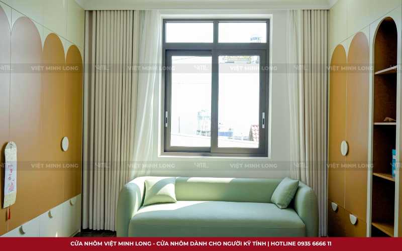 mẫu cửa nhôm cho nhà phố hiện đại 5 tầng