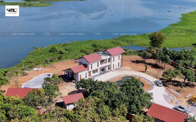 villa bên hồ đồng nai cửa nhôm cao cấp